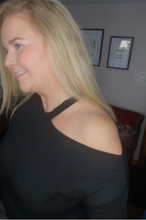 Pretty cold shoulder Black